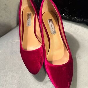 INC International Concepts Fuchsia Velvet Heels 8M